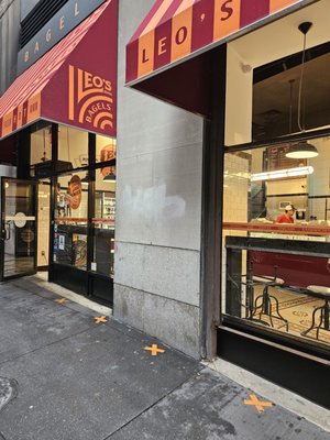 Leo's Bagels by null