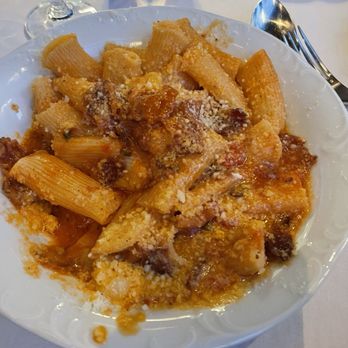Tre Dita - Rigatoni con Guanciale e Pomodorini - Italian Near Me - Chicago, Illinois Tre Dita - Rigatoni con Guanciale e Pomodorini - Italian Near Me - Chicago, Illinois