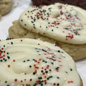 Crumbl - Lawrenceville - Birthday cake cookie and red velvet - Bakeries Near Me - Lawrenceville, Georgia Crumbl - Lawrenceville - Birthday cake cookie and red velvet - Bakeries Near Me - Lawrenceville, Georgia