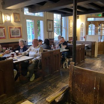 George Inn - Nice dining area - Pubs Near Me - Windsor, WNM