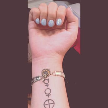 LaVi Nails - Nail Salons Near Me - Paramus, New Jersey