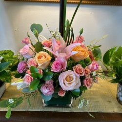 Dean's Florist - Fresh, beautiful, lavish selection in a sophisticated design