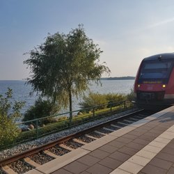 Bahnhof Plön - Bahnhof mit Seeblick
