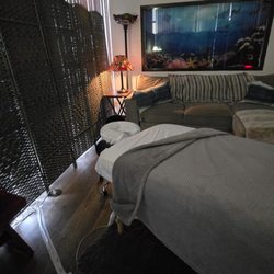 Relaxing Treatment room for Customized Massage Therapy and Manual Lymphatic Drainage Massage.