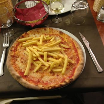 Al Faro - Fries on a pizza. I think so. Note: they have tons of "real" food as well. - Pizza Near Me - Venezia, VE