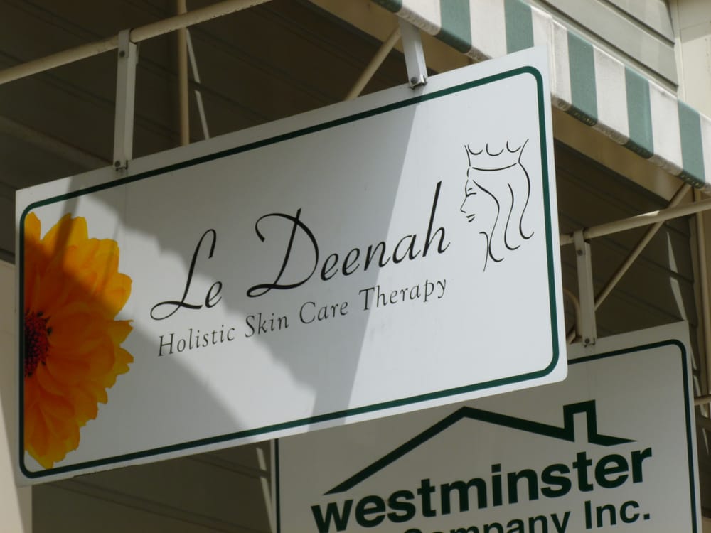 Le Deenah Holistic Skin Therapy Logo