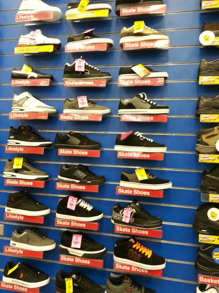 BIG FIVE SPORTING GOODS Updated October 2024 101 N Milwaukee St