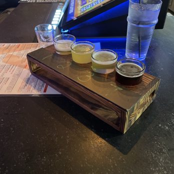 Evolve Brewing by Aces & Ales - Beer flight - Beer Bar Near Me - Las Vegas, Nevada Evolve Brewing by Aces & Ales - Beer flight - Beer Bar Near Me - Las Vegas, Nevada
