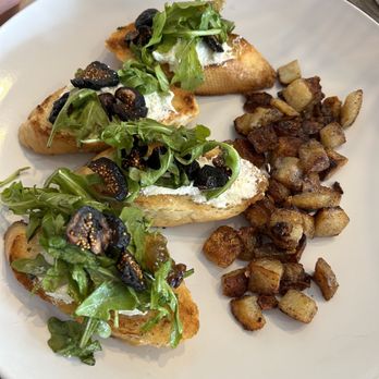 Azafran Restaurant - Fig and goat cheese toast - Breakfast & Brunch Near Me - Camarillo, California Azafran Restaurant - Fig and goat cheese toast - Breakfast & Brunch Near Me - Camarillo, California