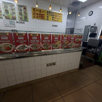 Banh Mi Che Cali - Soup specials every day of the week - Vietnamese Near Me - Rosemead, California Banh Mi Che Cali - Soup specials every day of the week - Vietnamese Near Me - Rosemead, California