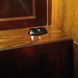 The Bishop's Arms - Power outlets by the booths