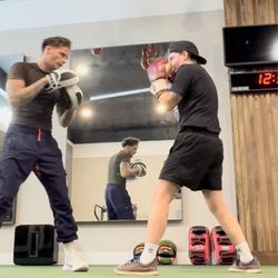 Tobz Boxing Strength - Boxing session with Toby
