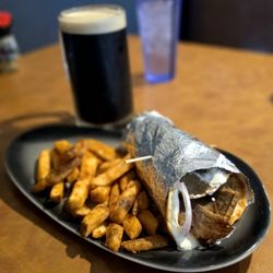Teddy G's - Gyro w/ luke warm fries