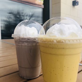 Frito Chicken - Oreo Milkshake and Mango Milkshake - Chicken Wings Near Me - Ashburn, Virginia