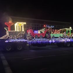 Yakimas Christmas Lighted Parade
