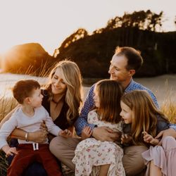 Becca Jean Photography - Family of five at the Oregon coast