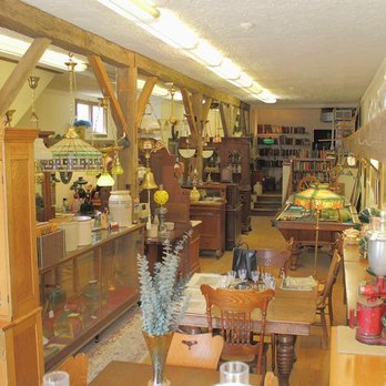 Royal Oak Antiques and Furniture Restoration - Antiques Near Me - Jackson, Wisconsin