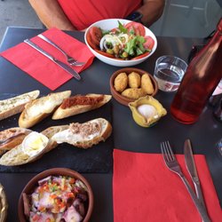 Casa Iberica - Salade de poulpe,salade mixte,pintxos variés