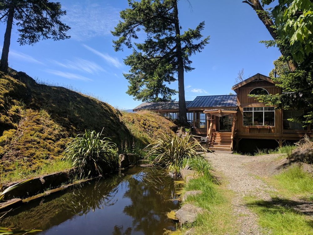 WHALE POD CHALET Updated September 2024 5901 Pirates Road, Pender