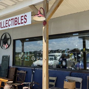 Circle S Vintage N More - Store front. - Antiques Near Me - Crawfordsville, Iowa Circle S Vintage N More - Store front. - Antiques Near Me - Crawfordsville, Iowa
