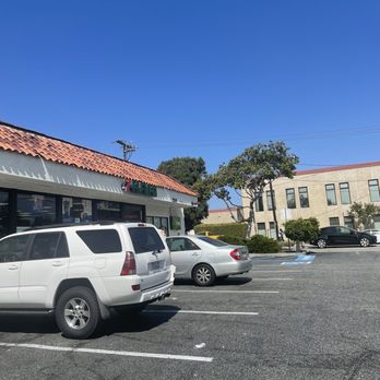 7-Eleven - a parking lot with cars parked in front of it - Convenience Stores Near Me - Redondo Beach, California 7-Eleven - a parking lot with cars parked in front of it - Convenience Stores Near Me - Redondo Beach, California