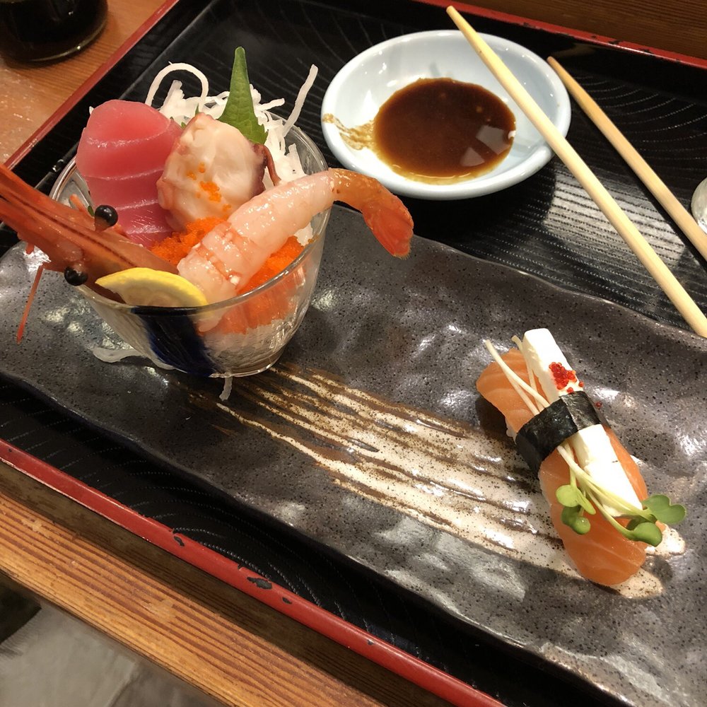 Kantaro Sushi - Mini chirashi bowl and salmon - Sushi Bars Near Me - Torrance, California Kantaro Sushi - Mini chirashi bowl and salmon - Sushi Bars Near Me - Torrance, California