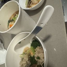 Wonton Soup ( Q ) / Sopa Wonton 云吞汤