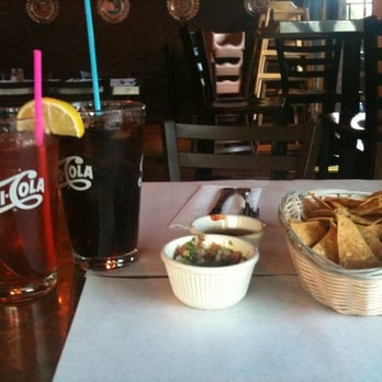 El Azteca Mexican Restaurant - Chips, Coke, iced tea, and salsas - Mexican Near Me - Ukiah, California