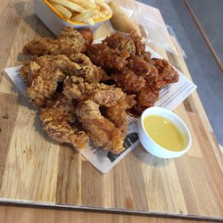 Mee Mee Japanese Sushi And Korean Fried Chicken - Korean fried chicken