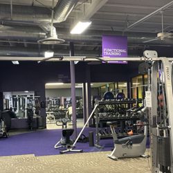 Anytime Fitness - Lights aren't lighting the area,