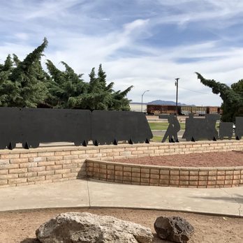Lewis Kingman Park - Train going by! @ Lewis Kingman Park - 4/17/17 - Dog Parks Near Me - Kingman, Arizona Lewis Kingman Park - Train going by! @ Lewis Kingman Park - 4/17/17 - Dog Parks Near Me - Kingman, Arizona
