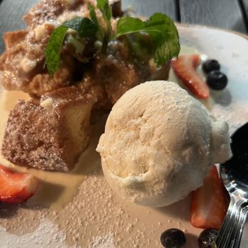 Latitude 34 - White chocolate bread pudding - New American Near Me - Camarillo, California Latitude 34 - White chocolate bread pudding - New American Near Me - Camarillo, California