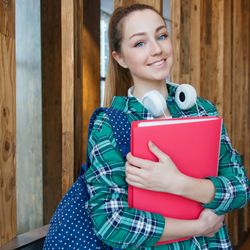 We help high school students navigate the complex process of college admissions so that they gain admission to their dream school.