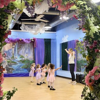 ADBA Dance Studios - Little Stars Class with Coach Nicole - Dance Schools Near Me - Placentia, California