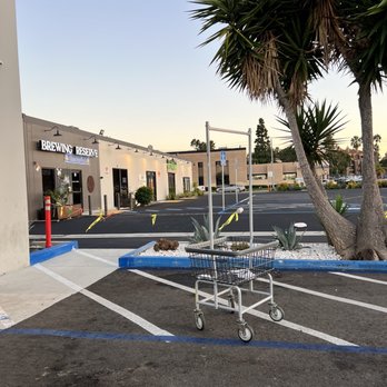 Lucy's Laundry - Laundromat Near Me - Costa Mesa, California Lucy's Laundry - Laundromat Near Me - Costa Mesa, California