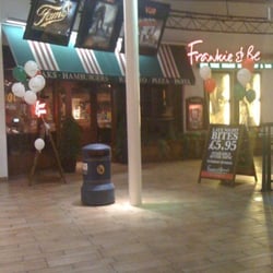 Frankie and Benny's - Upper level by cinema