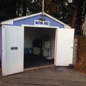 Emission Express - Waiting area - Smog Check Stations Near Me - Atlanta, Georgia