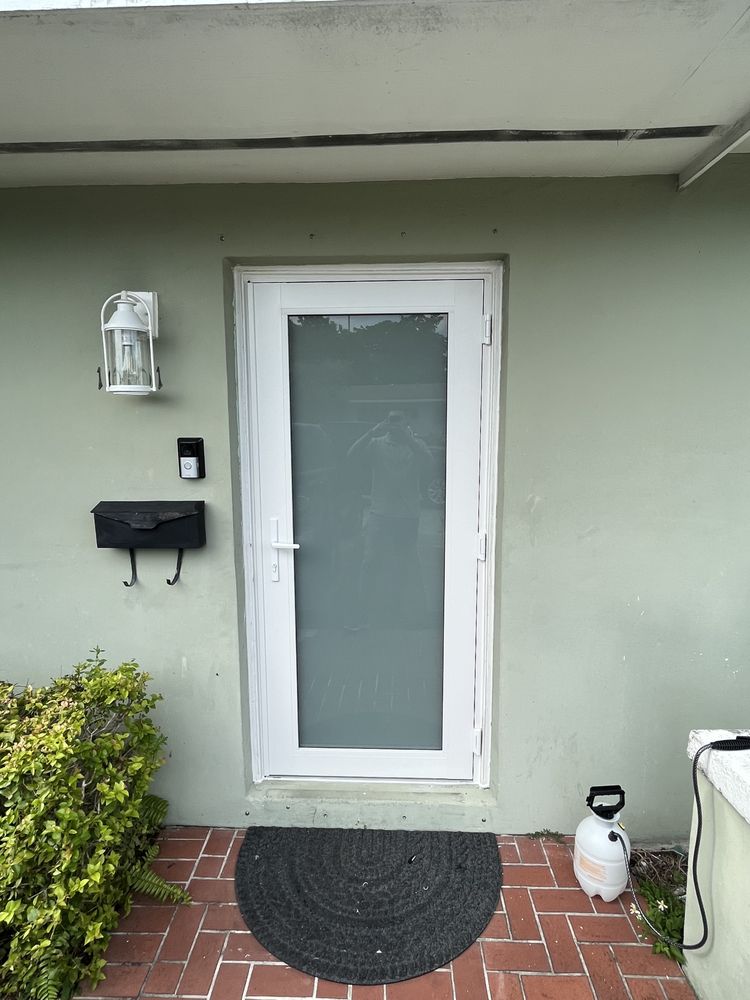 Slide of Vistaguard Windows and Roofing