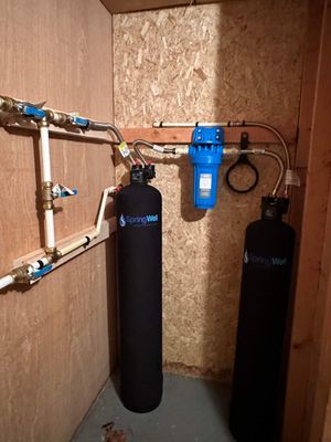 Plomero Plumbing Logo