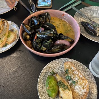 Cafe Americana - Mussels - Tapas/Small Plates Near Me - Arlington, Texas