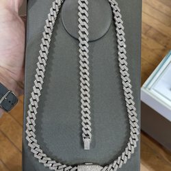 San Diego Jewelry Buyers - Iced out cuban chain and bracelet
