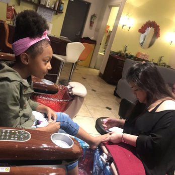 Lindsey's Nails Bar - Little girl basic pedicure - Nail Salons Near Me - Hammond, Louisiana Lindsey's Nails Bar - Little girl basic pedicure - Nail Salons Near Me - Hammond, Louisiana