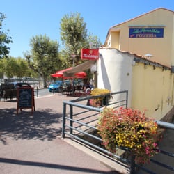 La Parenthèse - La Parenthese exterior.