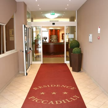 Residence Hotel Piccadilly - Residence Hotel Piccadilly Rimini - l'ingresso - Residences Near Me - Rimini, RN