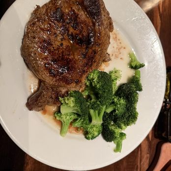 LongHorn Steakhouse - Ribeye Fresh Steamed Broccoli - Steakhouses Near Me - Denton, Texas LongHorn Steakhouse - Ribeye Fresh Steamed Broccoli - Steakhouses Near Me - Denton, Texas