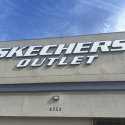 SKECHERS Warehouse Outlet
