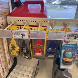 7-Eleven - Priced at $3.99, but charging $4.99. Fraud ethics by Roberto.