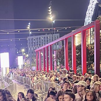 Wembley Stadium - Queuing for the train after the concert - Stadiums & Arenas Near Me - London, XGL