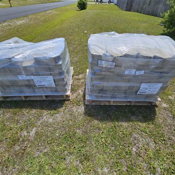 Lti Trucking Services - Heavy stone blocks for retaining wall. - Madison, Illinois Lti Trucking Services - Heavy stone blocks for retaining wall. - Madison, Illinois