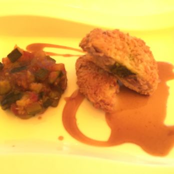 Auberge de Sainte Maure - Le porc français la poitrine croustillante, chutney tomate-courgette-gingembre - French Near Me - Sainte-Maure, 10 Auberge de Sainte Maure - Le porc français la poitrine croustillante, chutney tomate-courgette-gingembre - French Near Me - Sainte-Maure, 10